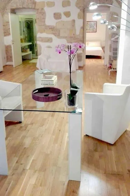 Kontakte von Ibiscus Apartment